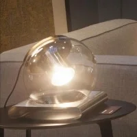 Oluce The Globe Lampada Da Tavolo A Luce Diffusa Design Vintage