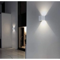 Logica Titano Evo Bi-Emissione Lampada Applique a LED da Parete