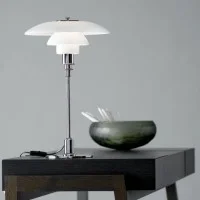 Louis Poulsen PH 3½-2½ Glass Lampada da Tavolo a Luce Diffusa