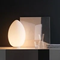Fontana Arte Uovo Lampada da Tavolo a Luce Diffusa in Vetro by Fontana Arte Uovo Lampada da Tavolo a Luce Diffusa in Vetro by