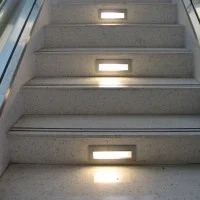 Lampo Segnapasso Rettangolare Ultrapiatto Inclinato a LED