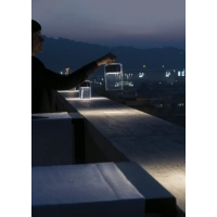 iGuzzini Portonovo Lampada da Tavolo Cordless Mobile a LED