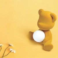 Qeeboo Teddy Girl Lampada Orsetto LED da Tavolo Ricaricabile By