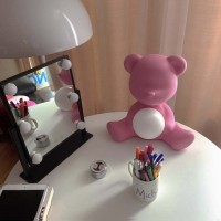 Qeeboo Teddy Girl Lampada Orsetto LED da Tavolo Ricaricabile By