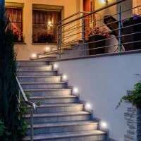 Lampo Segnapasso TRICOLOR a LED 3W con Flangia Bianca Tonda a