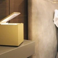 Cini & Nils Cuboluce LED Lampada da Tavolo con Riflettore