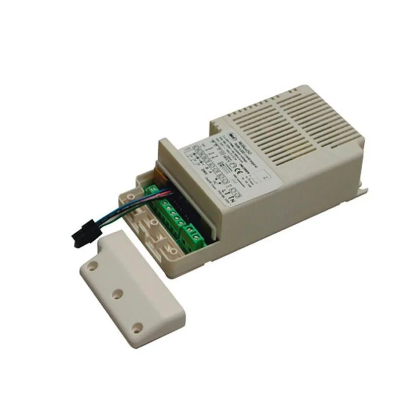 Qlt RGBOX55 centralina indipendente per led rgb 55W 3 x 24V Dc Qlt RGBOX55 centralina indipendente per led rgb 55W 3 x 24V Dc