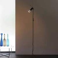 Oluce Agnoli 387 Lampada Da Terra Regolabile a LED da Interno