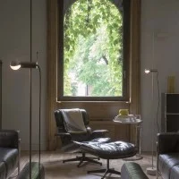 Oluce Agnoli 387 Lampada Da Terra Regolabile a LED da Interno