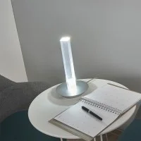 Oluce Cand-Led Lampada a Batteria Ricaricabile da Tavolo By