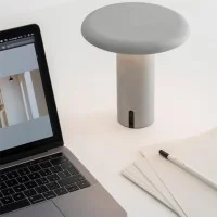 Artemide Takku Lampada LED da Tavolo Wireless Ricaricabile USB
