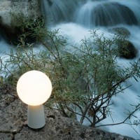 Zafferano Base di Ricarica a Contatto per Lampada Portatile