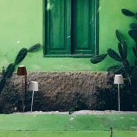 Ai Lati Poldina PEG Bianco Lampada LED da Esterno Giardino con Picchetto Ricaricabile IP54