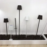Ai Lati Poldina PEG Grigio Lampada Ricaricabile con Picchetto IP54