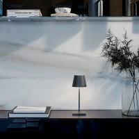 Zafferano POLDINA MINI PRO LED Lampada da Tavolo A Batteria USB Con Base Ricaricabile Per Esterno
