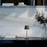 Zafferano POLDINA MINI PRO LED Lampada da Tavolo A Batteria USB Con Base Ricaricabile Per Esterno