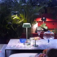 Ai Lati Sister Light Lampada Da Tavolo LED Ricaricabile Per Uso interno e Esterno