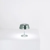 Ai Lati Sister Light Mini Lampada Da Tavolo LED Ricaricabile Per Uso interno e Esterno Ai Lati Sister Light Mini Lampada Da Tavolo LED Ricaricabile Per Uso interno e Esterno