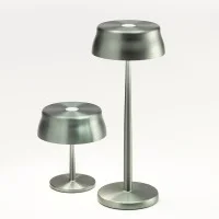 Ai Lati Sister Light Mini Lampada Da Tavolo LED Ricaricabile Per Uso interno e Esterno Ai Lati Sister Light Mini Lampada Da Tavolo LED Ricaricabile Per Uso interno e Esterno
