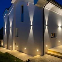 Lampo UP & DOWN 18W Lampada Cubetto da Parete LED a Biemissione con Sistema Dual Light Lampo UP & DOWN 18W Lampada Cubetto da Parete LED a Biemissione con Sistema Dual Light