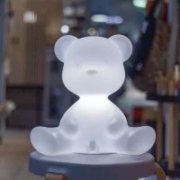 Qeeboo Teddy Boy Lampada da Tavolo RGB a Batteria By Giovannoni