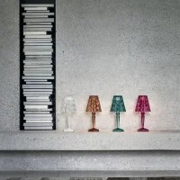 Kartell Big Battery Lampada LED da Tavolo By Ferruccio Laviani