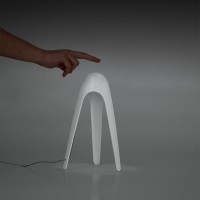 Martinelli Cyborg Lampada LED da Tavolo con Sensore By Karim Rashid