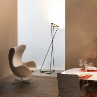 Luceplan Tango Lampada LED da Terra Triangolare Modulabile