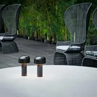 Flos Bellhop Lampada da Tavolo LED 2.5W 2700K ricaricabile USB 24 ore autonomia