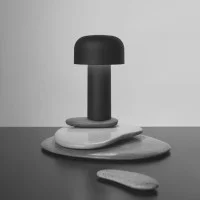 Flos Bellhop Lampada da Tavolo LED 2.5W 2700K ricaricabile USB 24 ore autonomia