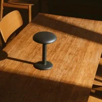 Flos Gustave Residential Lampada LED a Batteria Ricaricabile USB