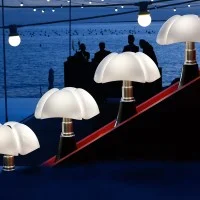 Martinelli Luce Pipistrello LED DIM Lampada da Tavolo By Gae Aulenti