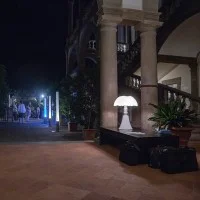 Martinelli Luce Pipistrello LED DIM Lampada da Tavolo By Gae Aulenti