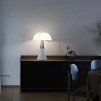 Martinelli Luce Pipistrello MED Lampada LED da Tavolo By Gae Aulenti