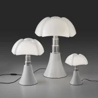 Martinelli Luce Pipistrello MED Lampada LED da Tavolo By Gae Aulenti
