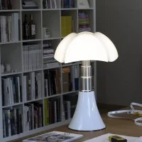 Martinelli Luce Pipistrello MED Lampada LED da Tavolo By Gae Aulenti