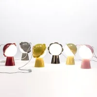 Qeeboo Daisy Lampada LED Regolabile da Tavolo by Nika Zupanc Qeeboo Daisy Lampada LED Regolabile da Tavolo by Nika Zupanc