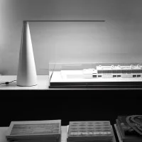 Martinelli Luce Elica Lampada LED da Tavolo Orientabile in Alluminio