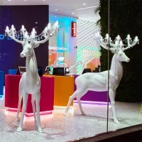 Qeeboo Sherwood Cervo Decorativo con Lampadario per Esterno