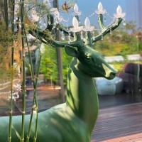 Qeeboo Sherwood Cervo Decorativo con Lampadario per Esterno