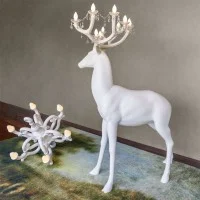 Qeeboo Sherwood Cervo Decorativo con Lampadario per Esterno
