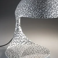 Martinelli Luce Cobra Lampada da Tavolo texture Paola Navone