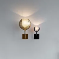 Penta Glo Lampada da Parete Elegante con Diffusore Sferico in Vetro