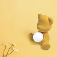 Qeeboo Teddy Girl Velvet lampada da tavolo ricaricabile