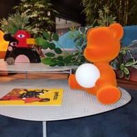 Qeeboo Teddy Girl Velvet lampada da tavolo ricaricabile