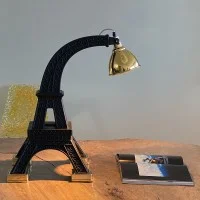 Qeeboo Paris M lampada da tavolo design Studio Job