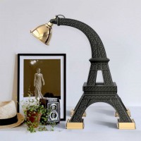 Qeeboo Paris M lampada da tavolo design Studio Job