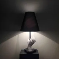 Fontana Arte Mano lampada da tavolo