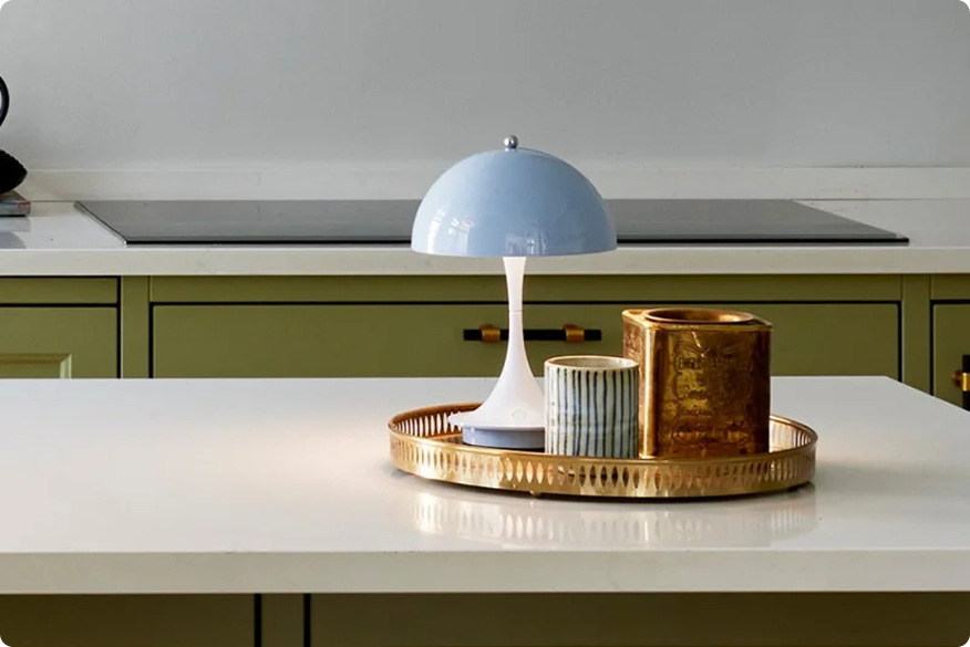 Battery-powered lamps