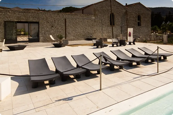 Chaise Lounge